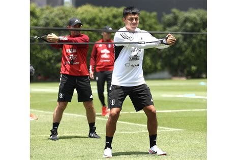 Selección Peruana retoma los entrenamientos con miras al partido ante