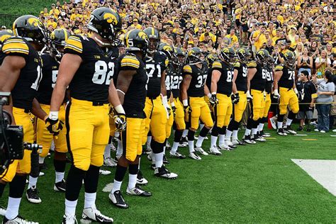 The 10 Best Colleges With The Most Nfl Players In The League At The