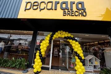 Deborah Secco como sócia Peça Rara inaugura primeira loja no