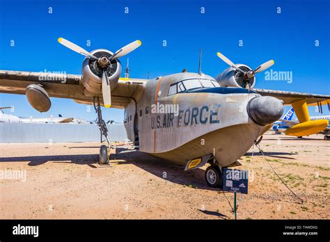 Grumman Hu A Fotos Und Bildmaterial In Hoher Aufl Sung Alamy