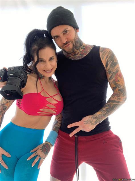 Free Porn Pics Of Joanna Angel Getting Fucked Hard By Her Tattooed