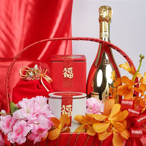 Bottega Gold Prosecco And Cookies Cny Hamper Delivery In Singapore Fnp Sg