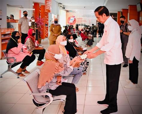 Bagikan BLT BBM Jokowi Uangnya Jangan Buat Beli Handphone Okezone