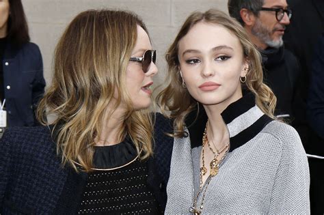 Lily Rose Depp Rend Hommage à Sa Mère Vanessa Paradis