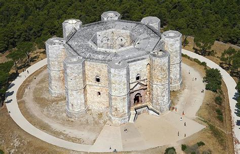 Castel del Monte (Italy) : r/europe