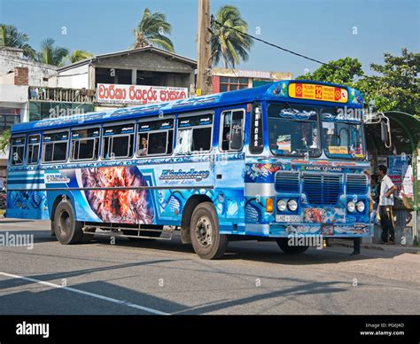 Sri Lankan Bus Hi Res Stock Photography And Images Alamy