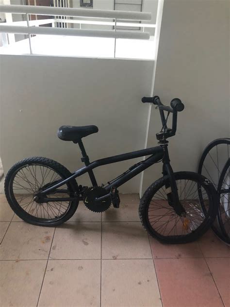 Haro bike, Sports Equipment, Bicycles & Parts, Bicycles on Carousell