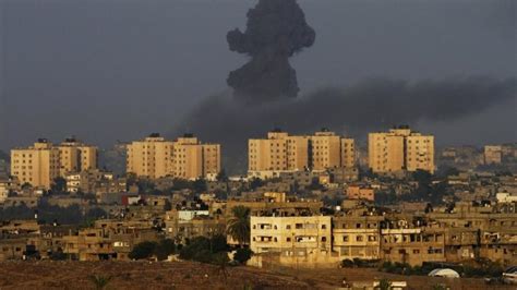 Israel Bombardea La Costa De Gaza Desde Mar Y Aire