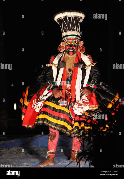 Kathakali Mask Stock Photos & Kathakali Mask Stock Images - Alamy