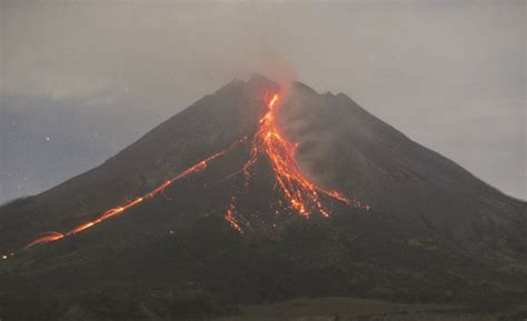 Kubah Lava Gunung Merapi Tumbuh Juta Meter Kubik Indoposco