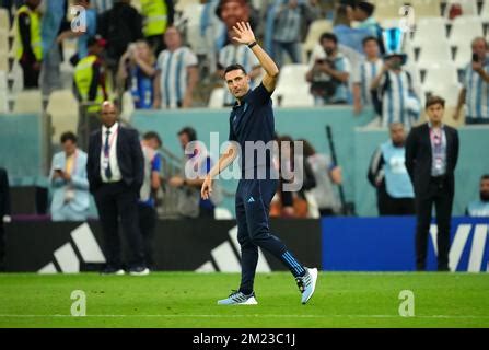 Lionel Scaloni responsable argentin célèbre après le match de demi