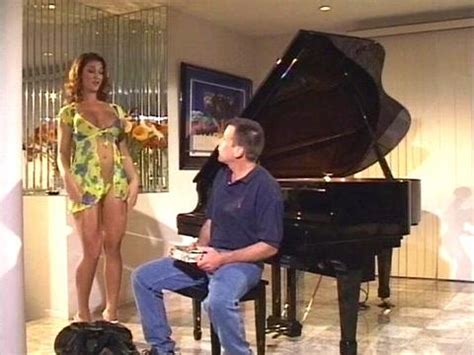 Bella Marie Wolf Shoves Her Pussy Onto Some Guys Face Legend