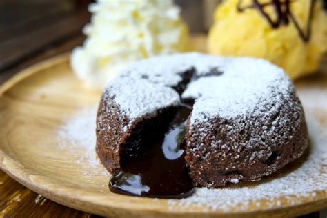 8 Resep Kue Cokelat Yang Mudah Dibuat Lumer Dan Lezat Frisian Flag