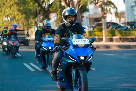 Gandeng Komunitas Yamaha STSJ Gelar Blu Cru Riding Experience