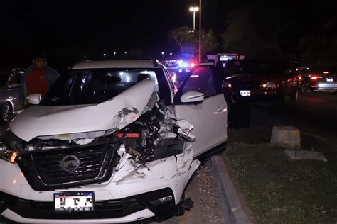 Aparatoso Accidente Carambola Entre Tres Veh Culos Deja Cuatro