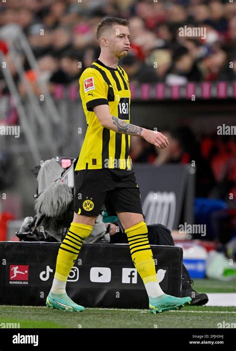 Marco Reus Borussia Dortmund Bvb 11 Leaves The Pitch Disappointed German Classico Fc Bayern