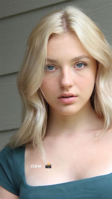 Brynn Rumfallo Picture