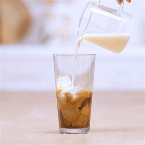 Iced Shaken Espresso Recipe Nescafé MENA