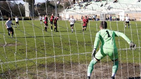 El Zarautz deja sin telarañas las porterías de Asti | El Diario Vasco