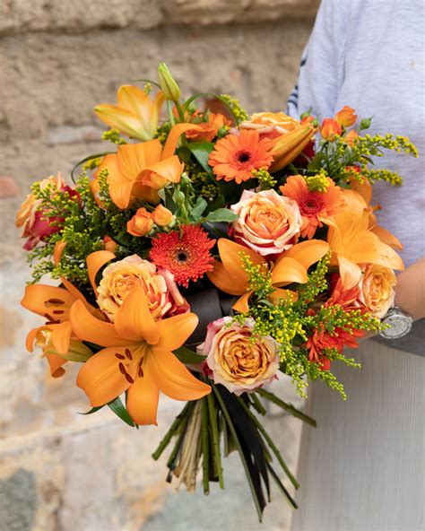 Buchet Portocaliu Cu Gerbera și Crini Magnoliaro