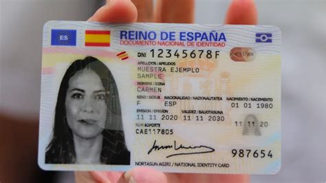 Cómo enviar el DNI de forma segura por internet y evitar multas por