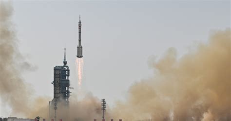 Lanza China a tres astronautas al espacio en la misión Shenzhou 16