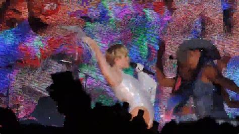 Do My Thang Miley Cyrus GEBA Argentina Buenos Aires 03 10 2014