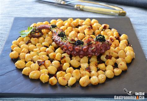 Garbanzos Salteados Con Tomates Secos Y Pulpo A La Parrilla Conservas