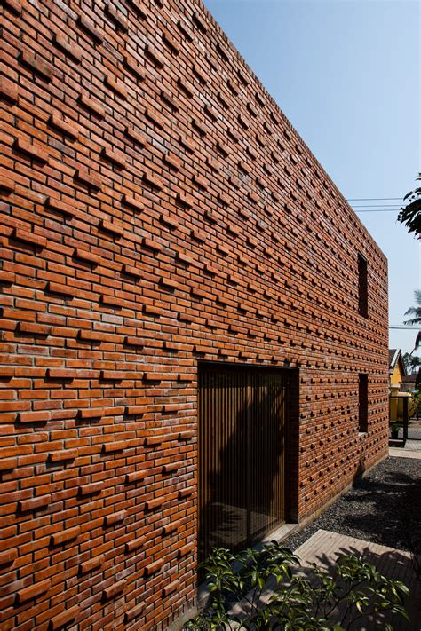 Architectural Details: 8 Extruded Brick Façades - Architizer Journal