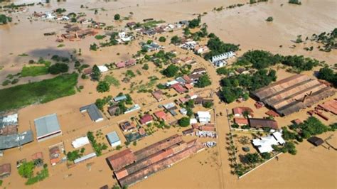 Chuvas em SC deixam 3 cidades em situação de emergência