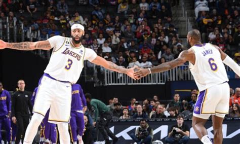 LeBron James ve Anthony Davis Taşıdı Lakers Pistons Deplasmanından