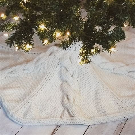 Home For Christmas Cable Tree Skirt Pattern Juliette Pécaut Designs