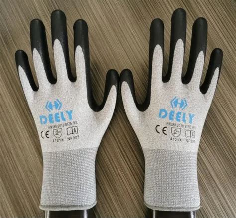 G Grey White Nylon Covering Spandex Nitrile Foam Coated Gloves Nbr