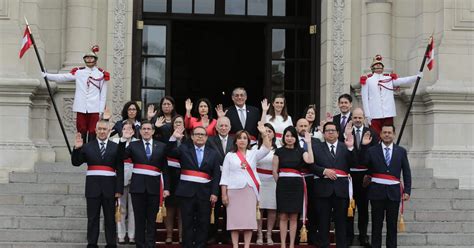 Dina Boluarte toma juramento a nuevo primer ministro EN VIVO quién