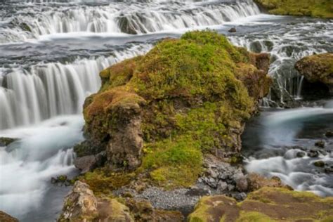 Skogafoss Waterfall Hike Guide: Tips, Trails, and Views - Planet Dreaming