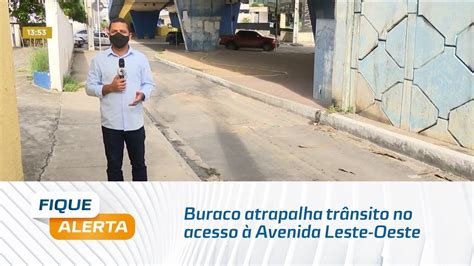 Viaduto João Lyra Buraco atrapalha trânsito no acesso à Avenida Leste