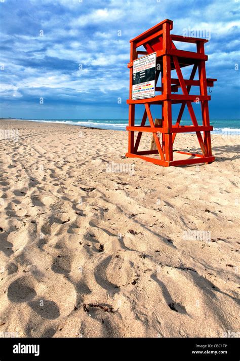 Beach Lifeguard Stand Hi Res Stock Photography And Images Alamy