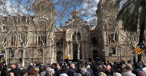 Centenars De Persones Es Manifesten En Solidaritat Amb Dani Gallardo