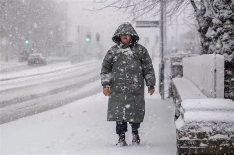 Mapped: When and where snow is forecast to hit the UK - Manchester ...