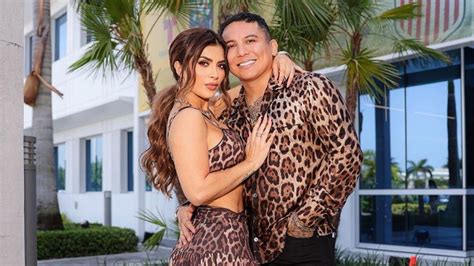 ¿quién Es Kimberly Flores La Modelo Y Esposa De Edwin Luna Que Se