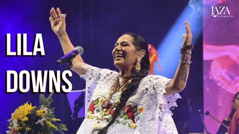 Lila Downs Cucurucucu Paloma La Cumbia Del Mole Y Cariñito Ciudad