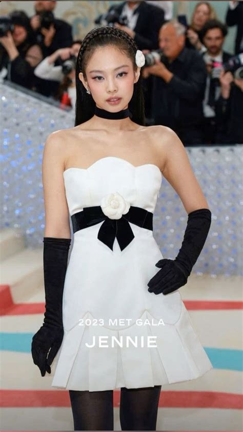 Pin By On Met Gala Outfits Met Gala Looks