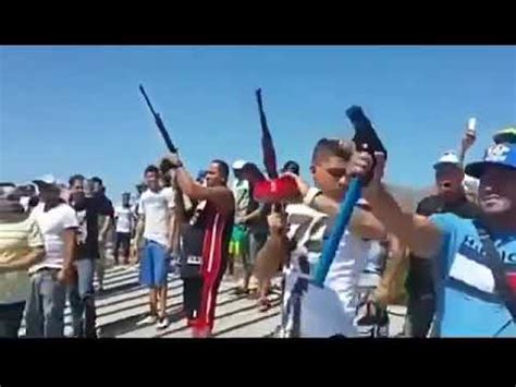 Bandidos Do Cv Exibem Armas Youtube