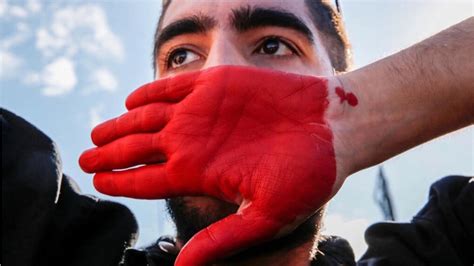 Video Fuerte Represión Policial En Protestas Universitarias En Irán