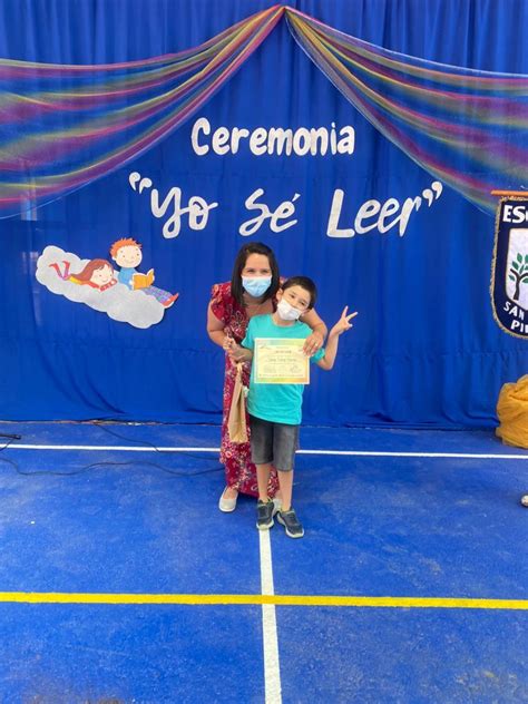 Ceremonia De Primera Lectura En Escuela San Juan Aprender A Leer Para