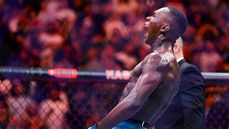 Israel Adesanya Gives Iconic Celebration After Knocking Out Alex Pereira To Win Back Ufc Belt