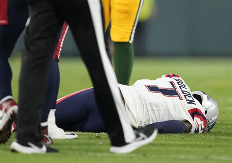 Patriots Packers Game Stopped After Rookie Carted Off Field