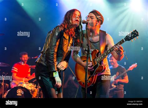Vulfpeck Stratton Dart Theo Hi Res Stock Photography And Images Alamy
