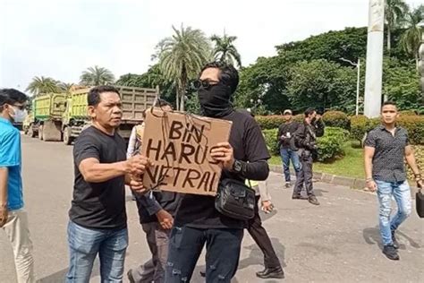 Orang Tak Dikenal Bubarkan Aksi Demo Tuntut Pencopotan Kepala Bin Di