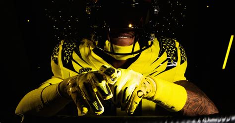 Oregon Ducks Reveal Uniforms For Week 11 Showdown With Washington On3